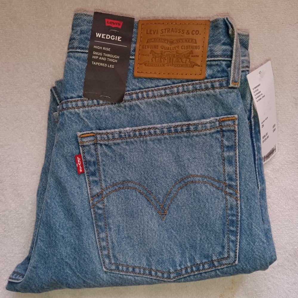 🆕Levi's Urban Outfitters High Rise Wedgie Jeans Distressed Ripped Size 26 - Picture 1 of 14